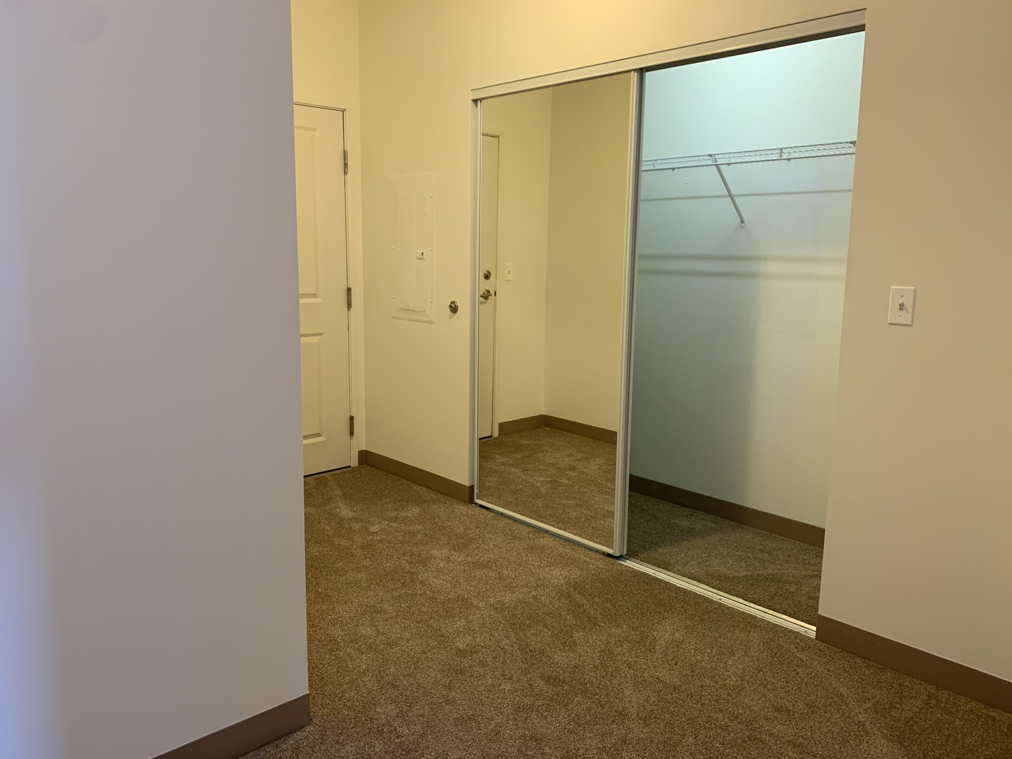 1501 W Belmont Avenue #201, Chicago, IL 60657