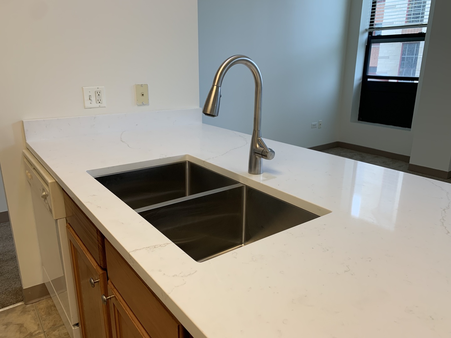 1501 W Belmont Avenue #201, Chicago, IL 60657