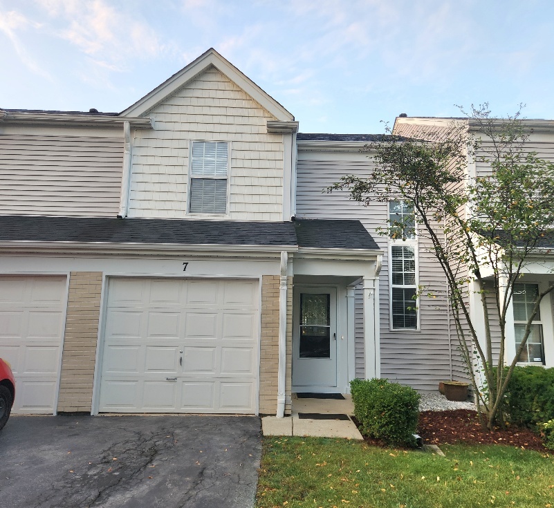 7 Marion Lane, Streamwood, IL 60107