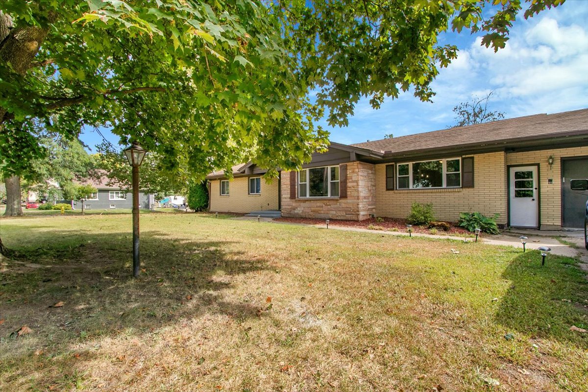 1708 Montague Road, Rockford, IL 61102
