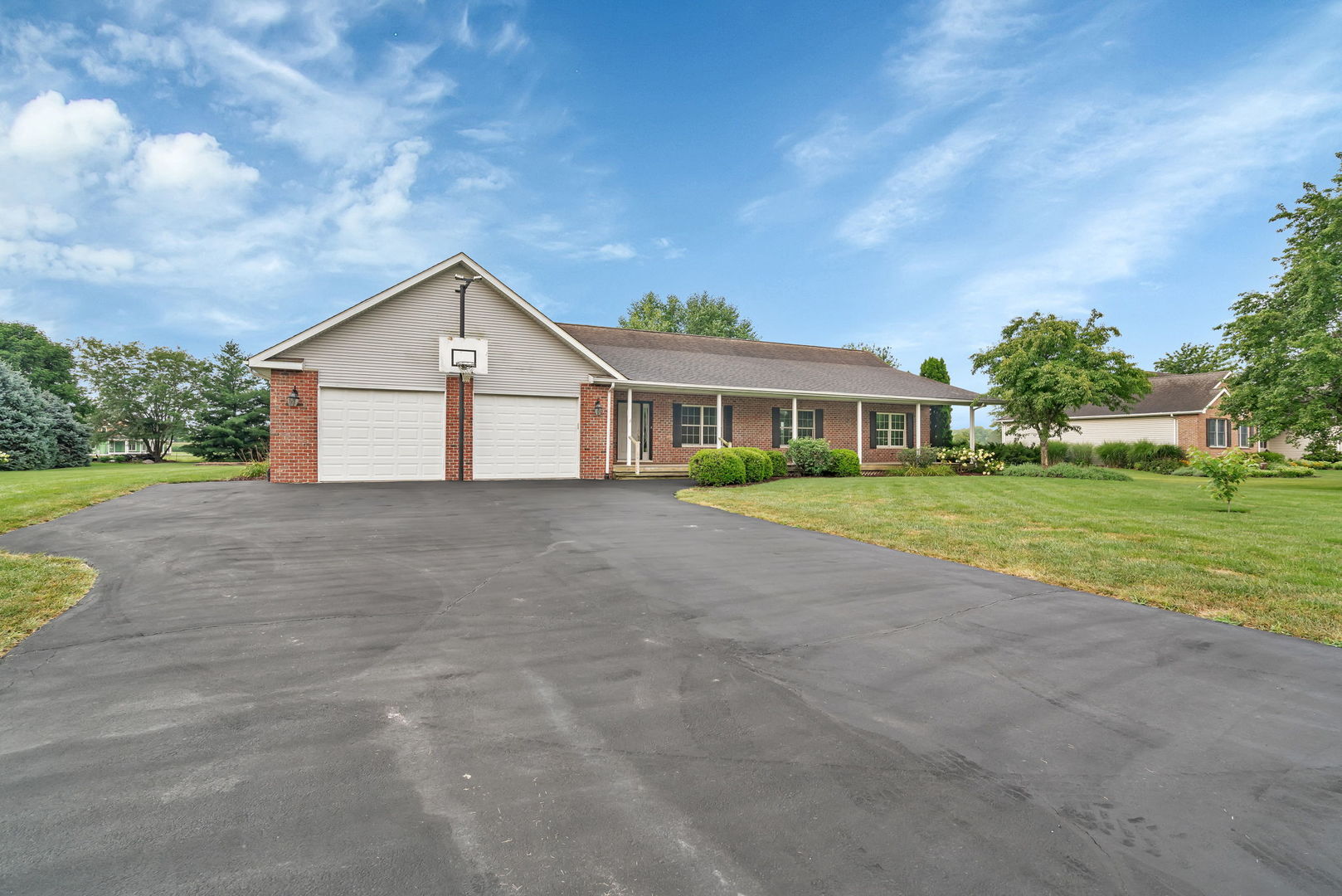 675 E Southmor Road, Morris, IL 60450