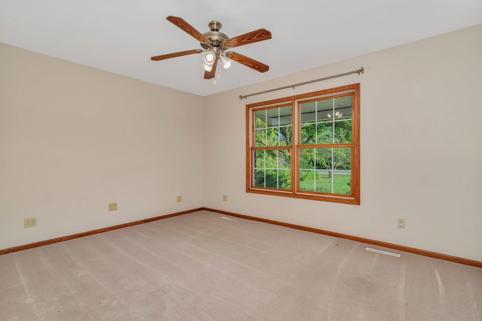 675 E Southmor Road, Morris, IL 60450