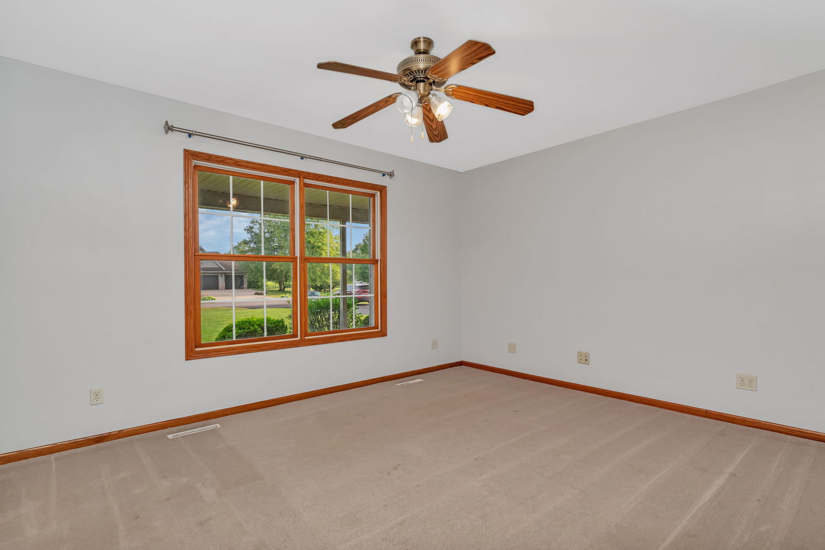 675 E Southmor Road, Morris, IL 60450