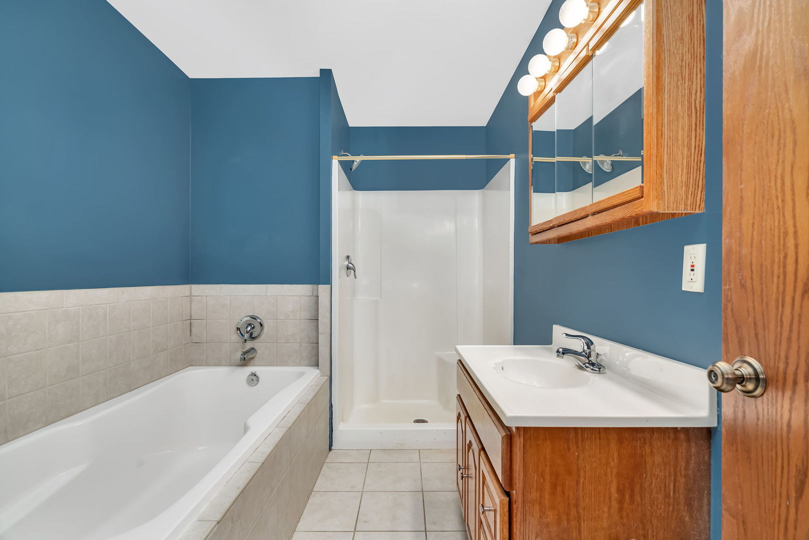 675 E Southmor Road, Morris, IL 60450