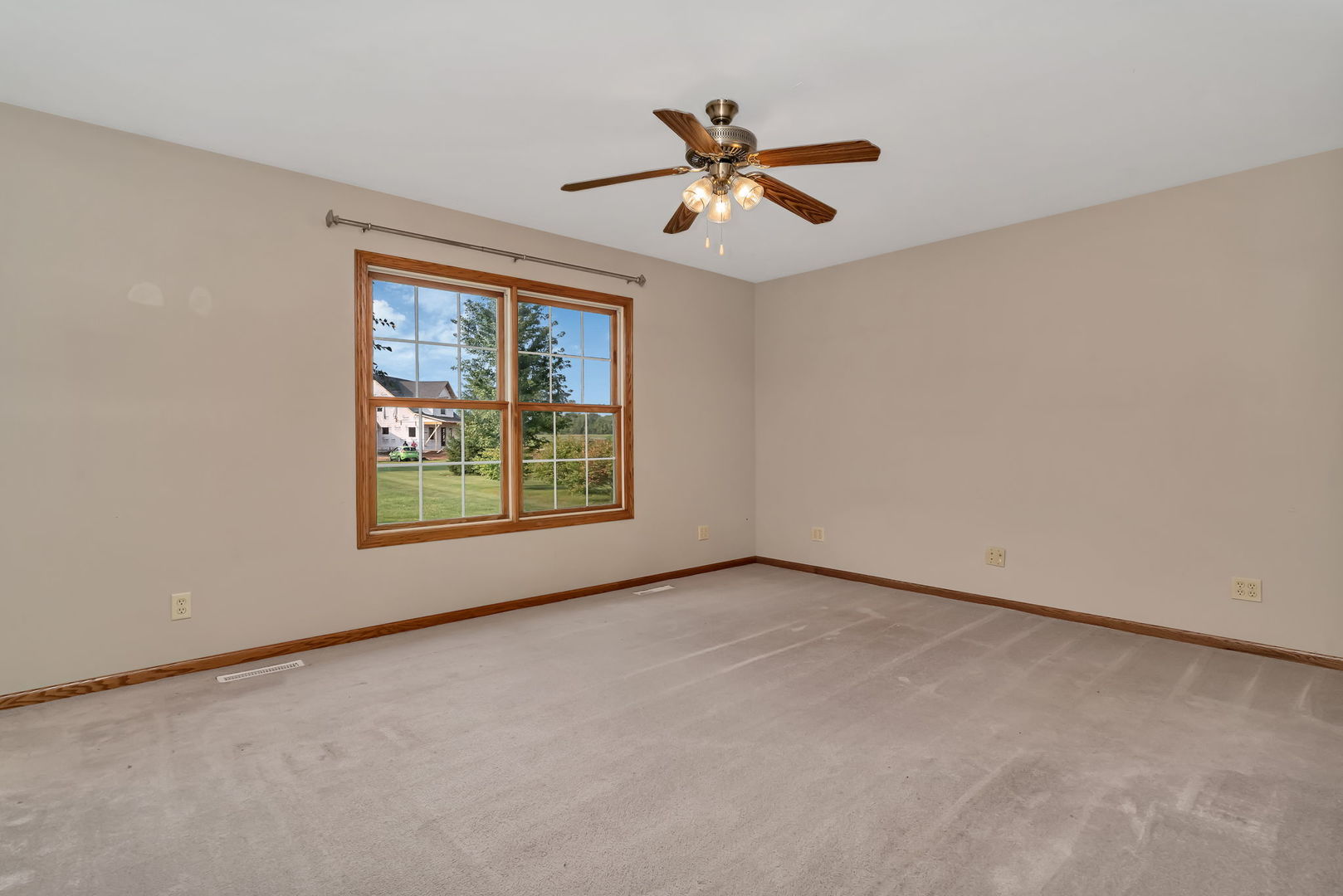 675 E Southmor Road, Morris, IL 60450