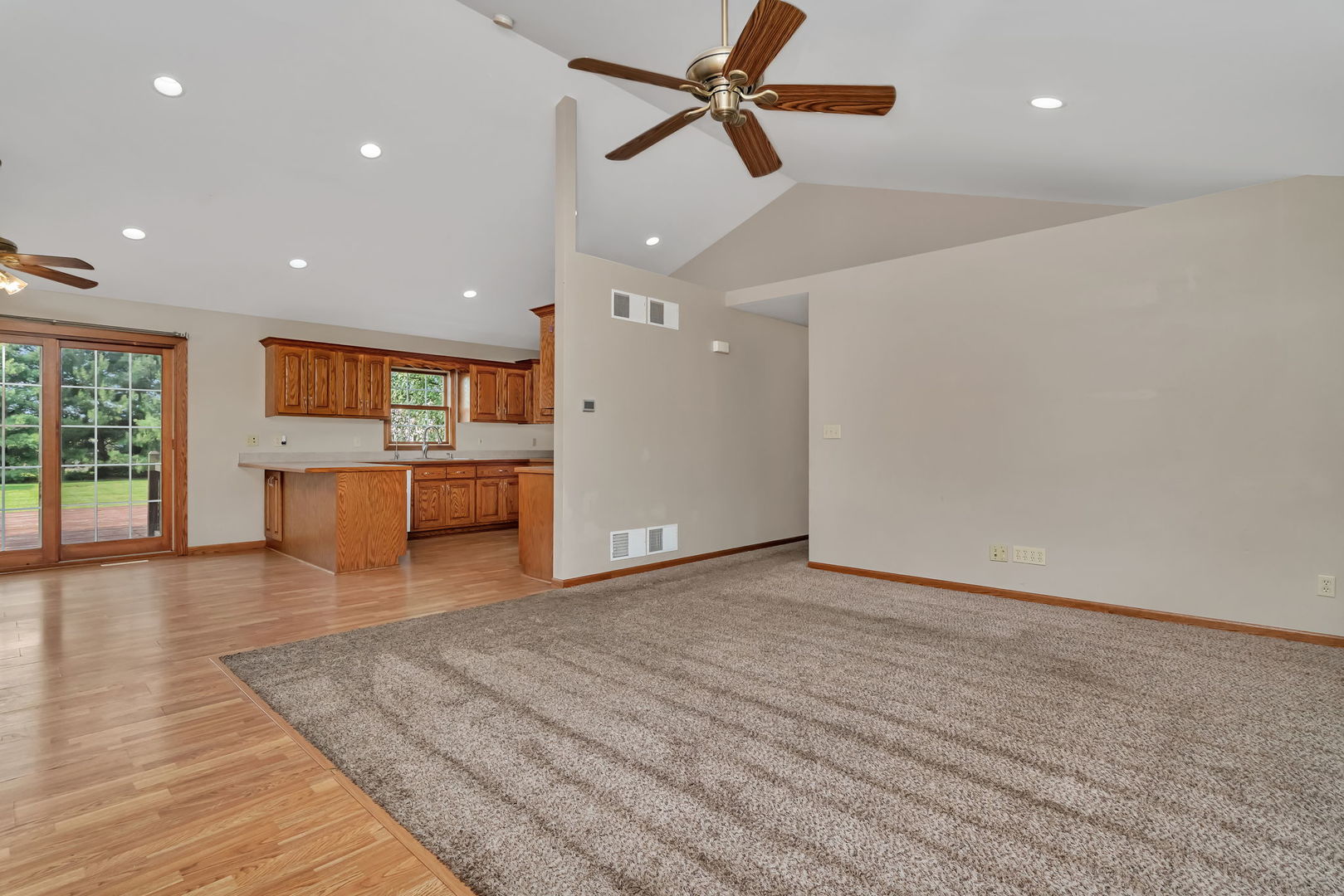 675 E Southmor Road, Morris, IL 60450