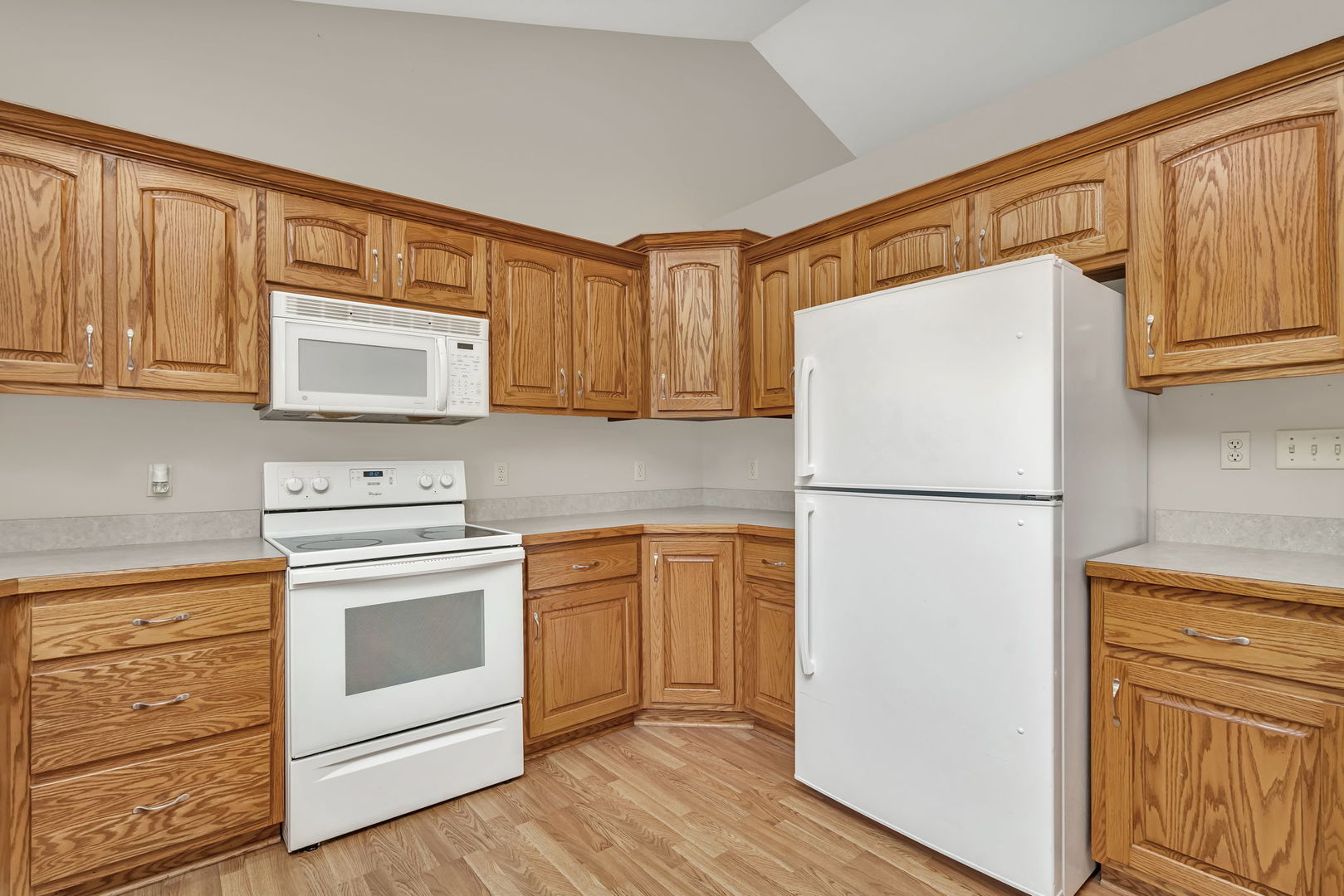 675 E Southmor Road, Morris, IL 60450