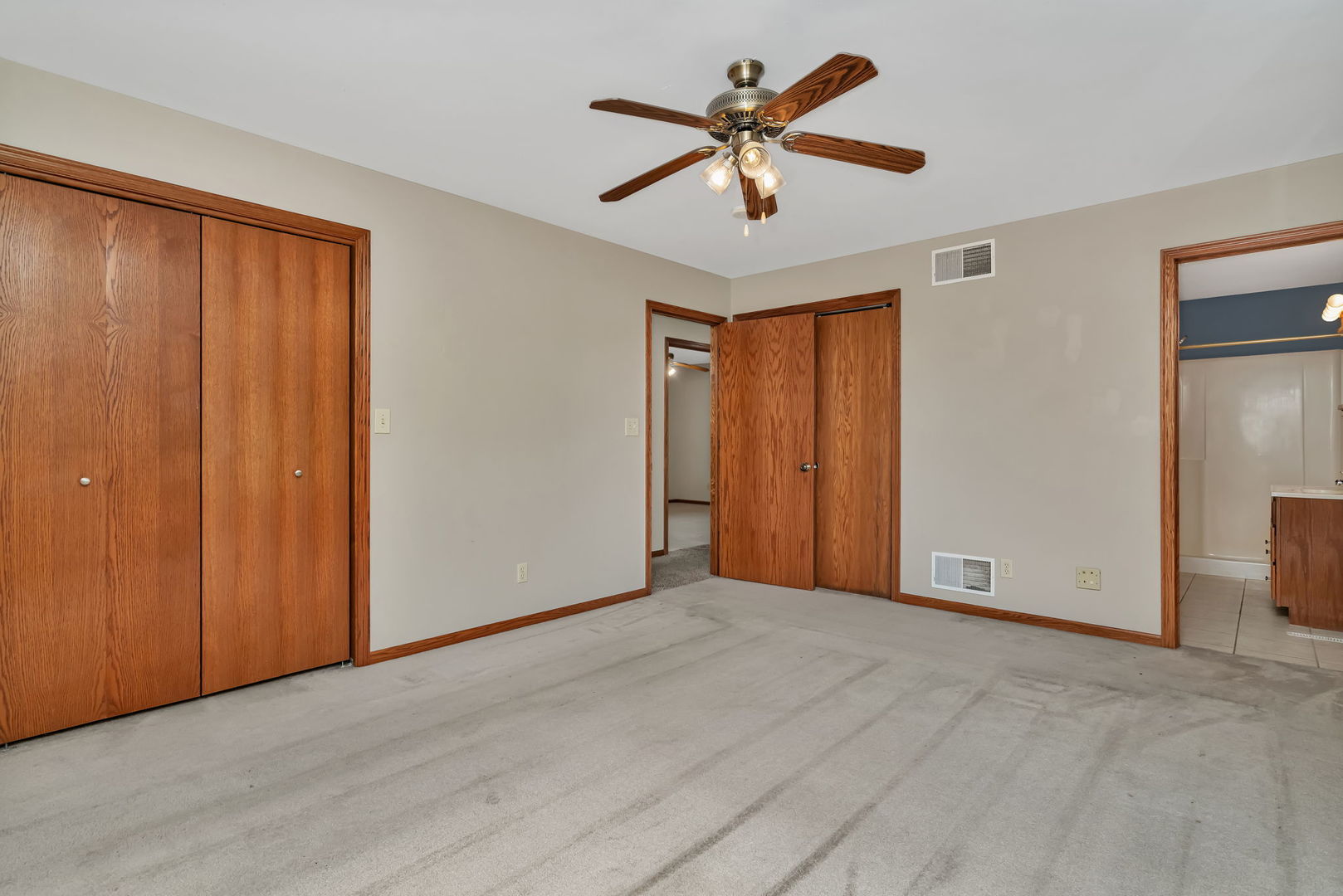 675 E Southmor Road, Morris, IL 60450