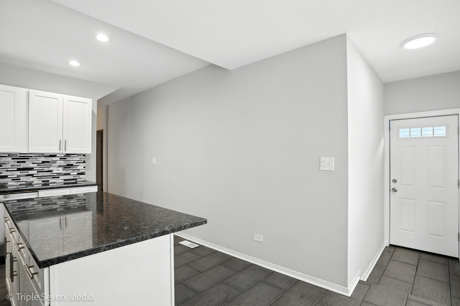 7940 S Perry Avenue, Chicago, IL 60620