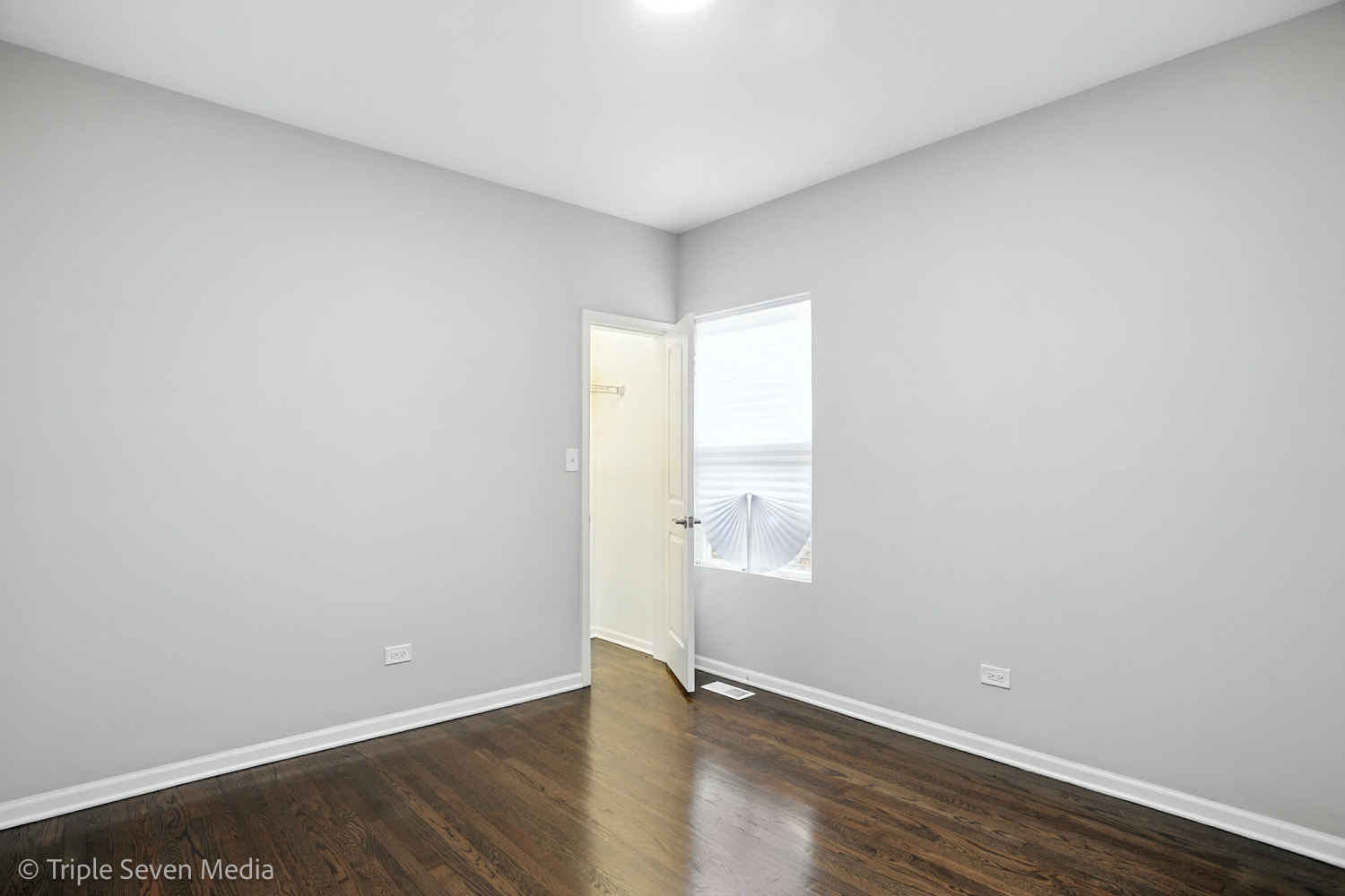 7940 S Perry Avenue, Chicago, IL 60620