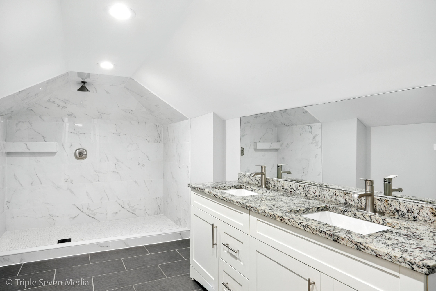 7940 S Perry Avenue, Chicago, IL 60620