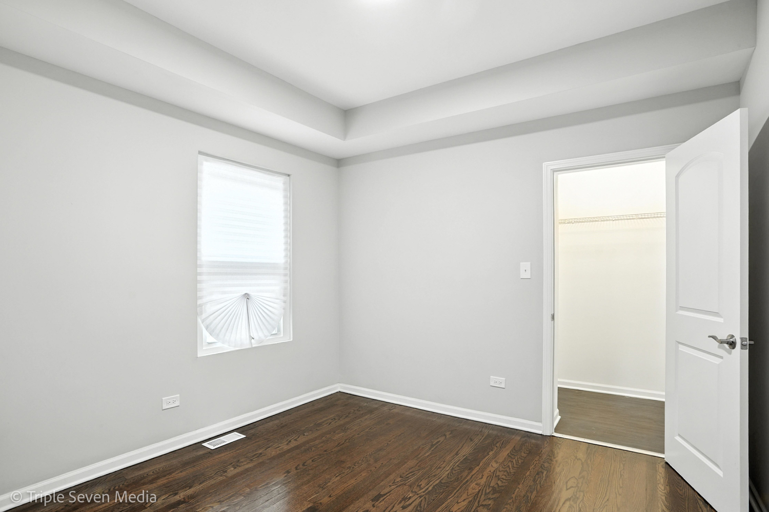 7940 S Perry Avenue, Chicago, IL 60620