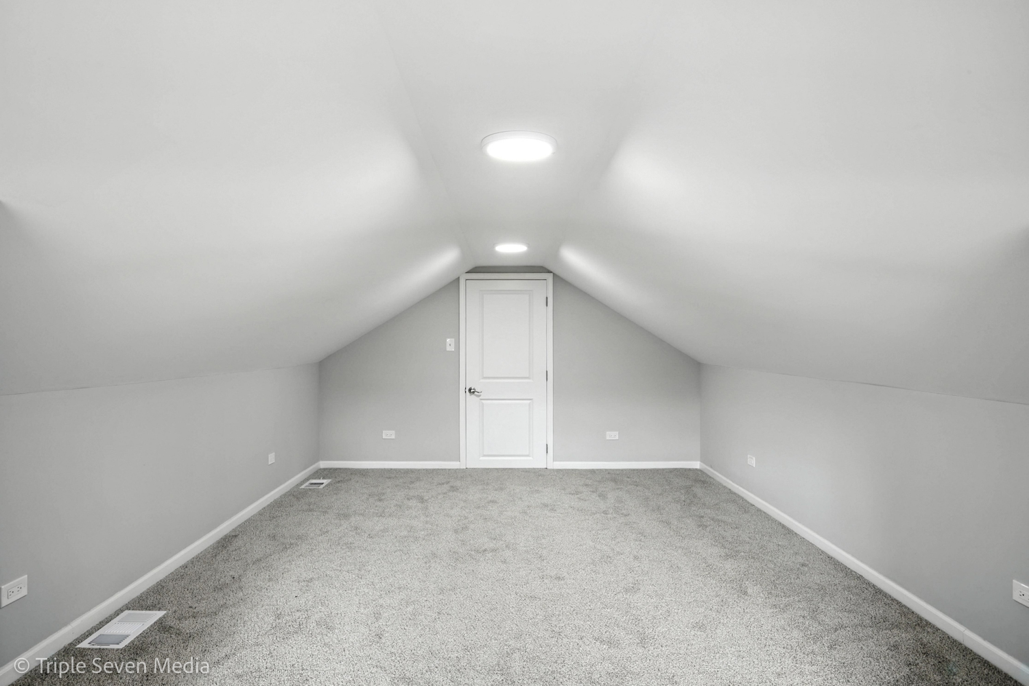 7940 S Perry Avenue, Chicago, IL 60620