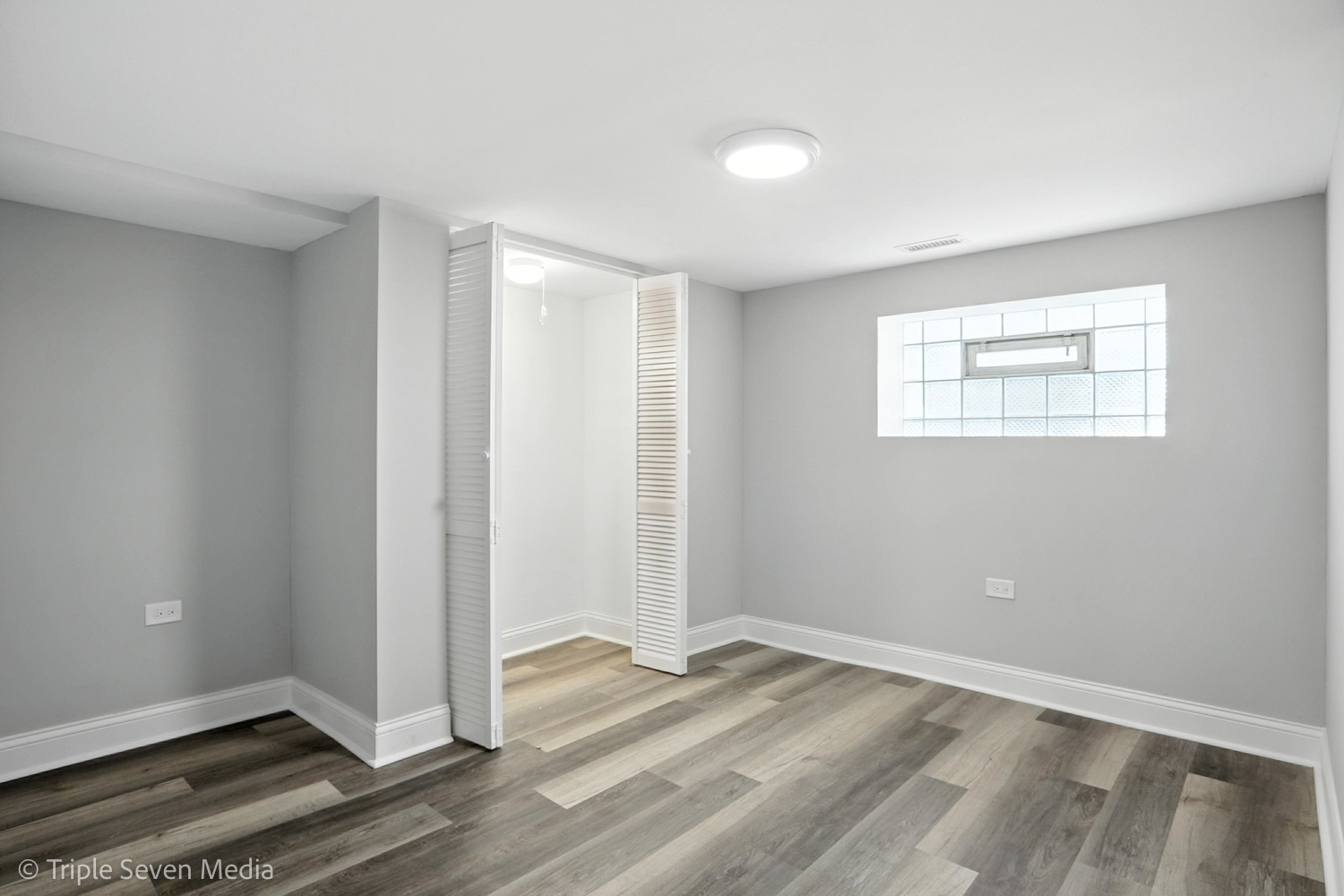 7940 S Perry Avenue, Chicago, IL 60620