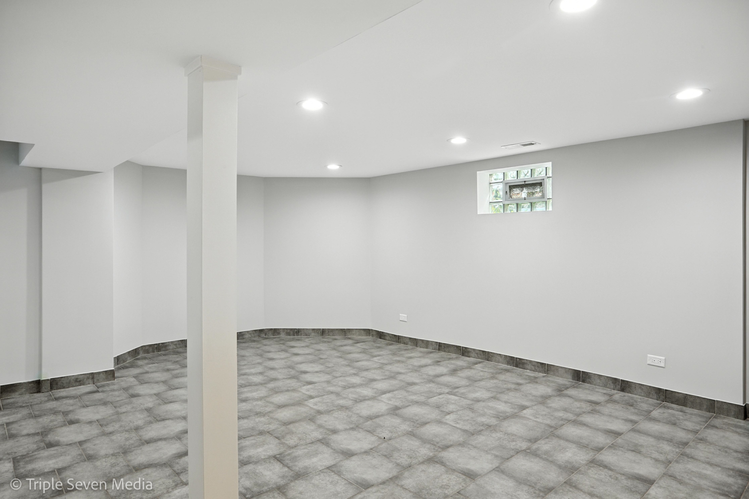 8126 S Wentworth Avenue, Chicago, IL 60620