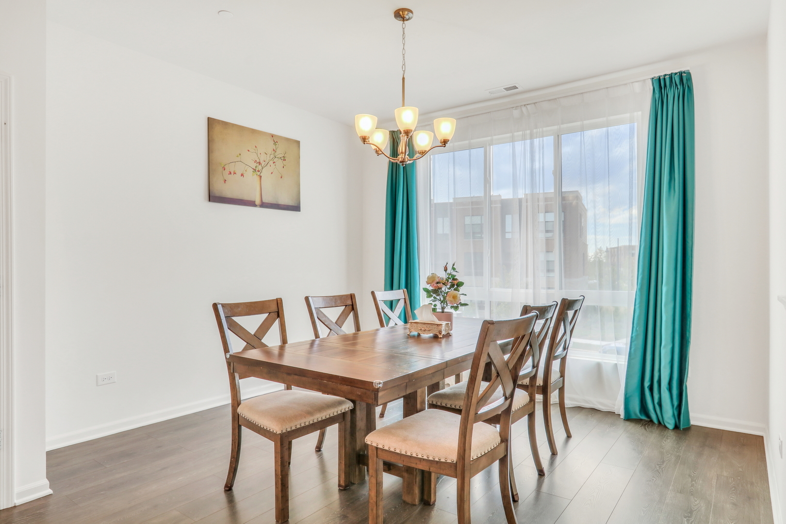 1276 Lakepointe Drive, Schaumburg, IL 60173