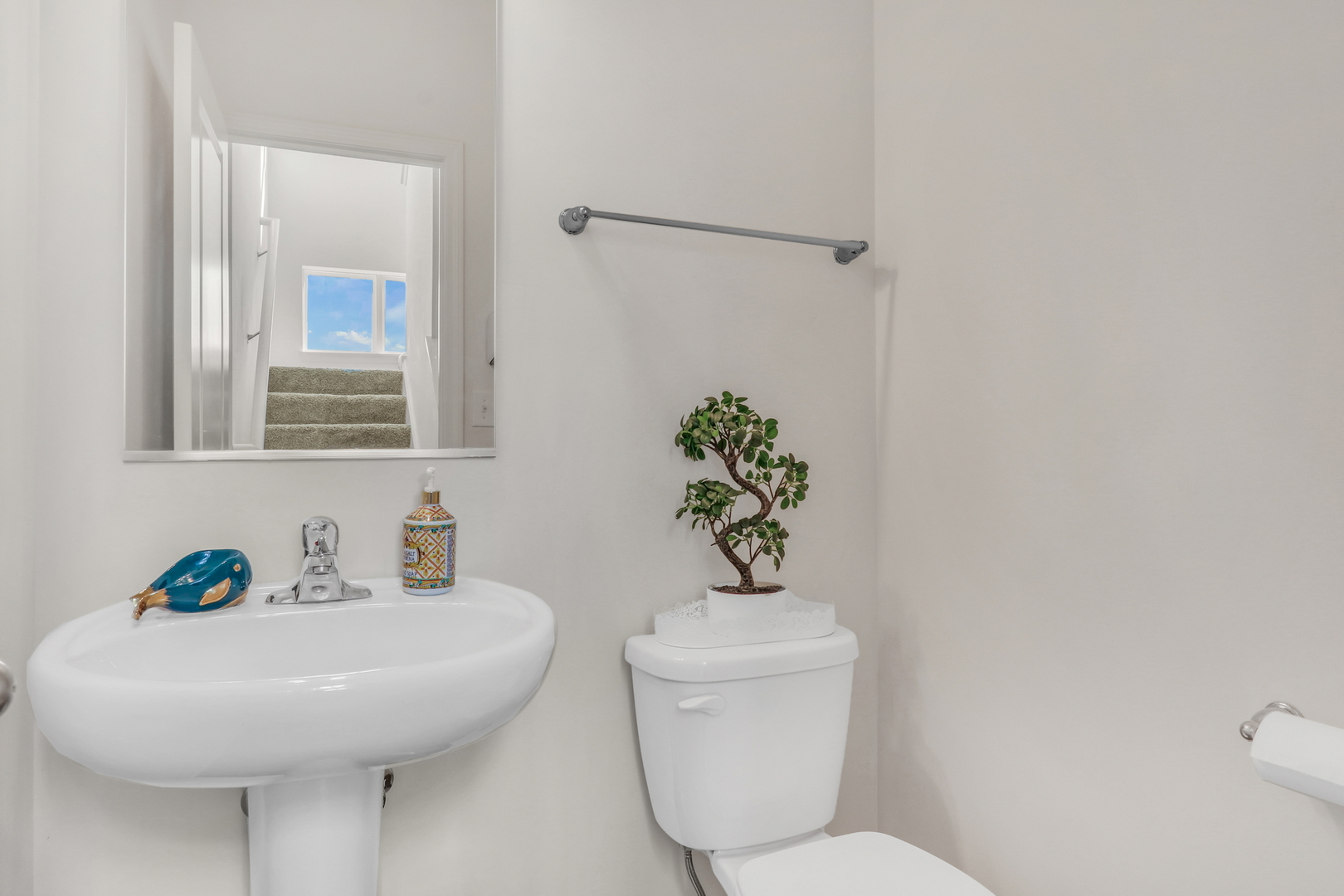 1276 Lakepointe Drive, Schaumburg, IL 60173