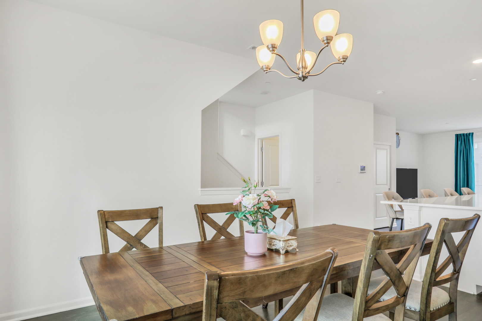 1276 Lakepointe Drive, Schaumburg, IL 60173