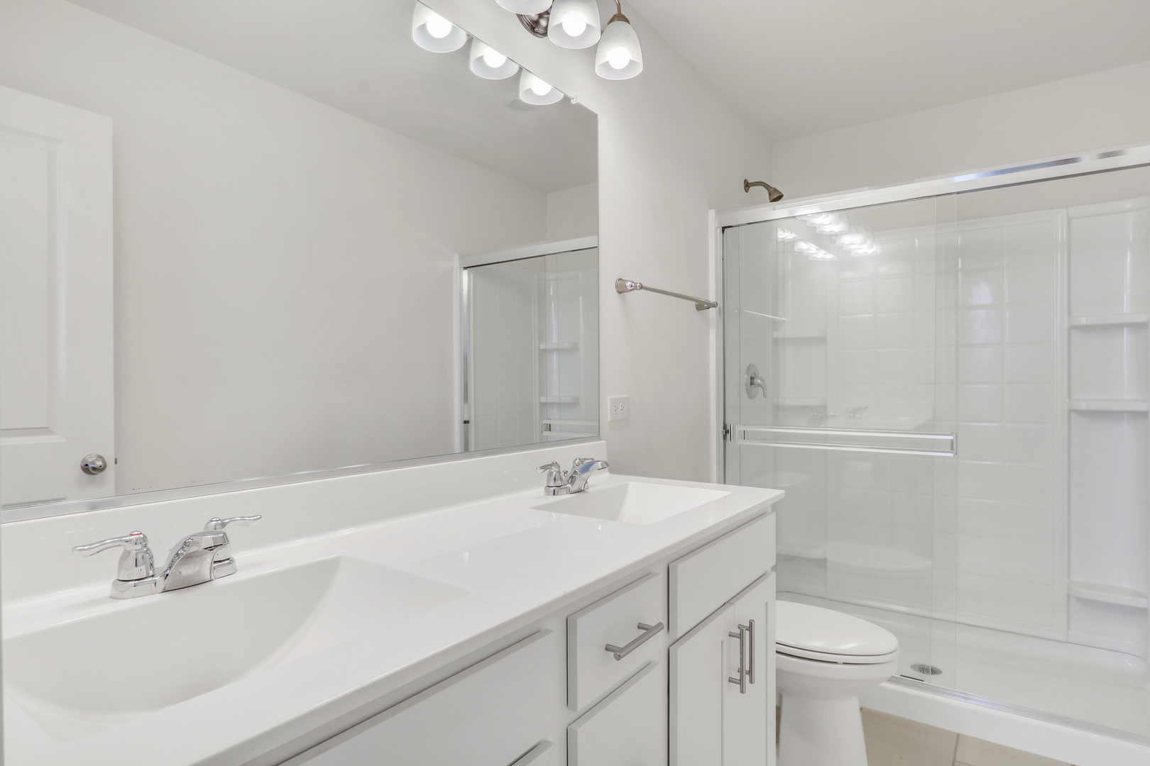 1276 Lakepointe Drive, Schaumburg, IL 60173