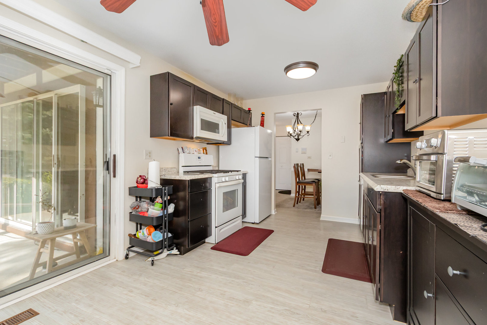 47 Glencoe Court #102D, Naperville, IL 60565