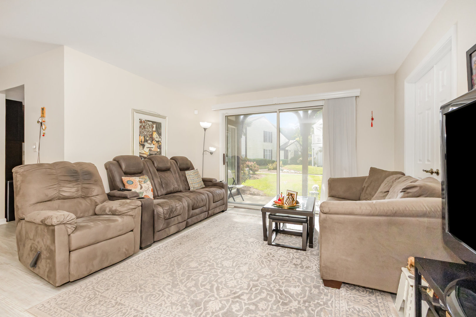 47 Glencoe Court #102D, Naperville, IL 60565
