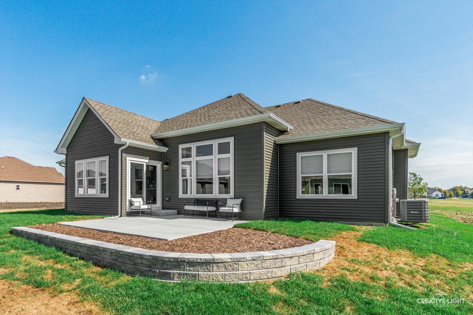 851 Claridge Drive, Oswego, IL 60543