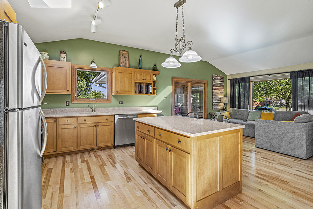 1221 RUNYAN Drive, Lockport, IL 60441