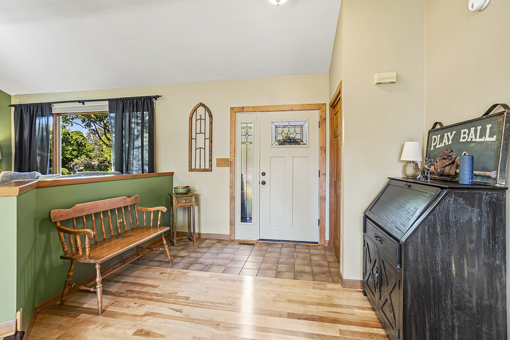 1221 RUNYAN Drive, Lockport, IL 60441