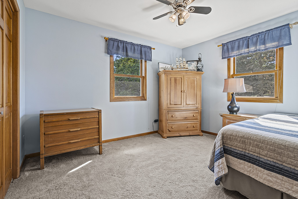 1221 RUNYAN Drive, Lockport, IL 60441