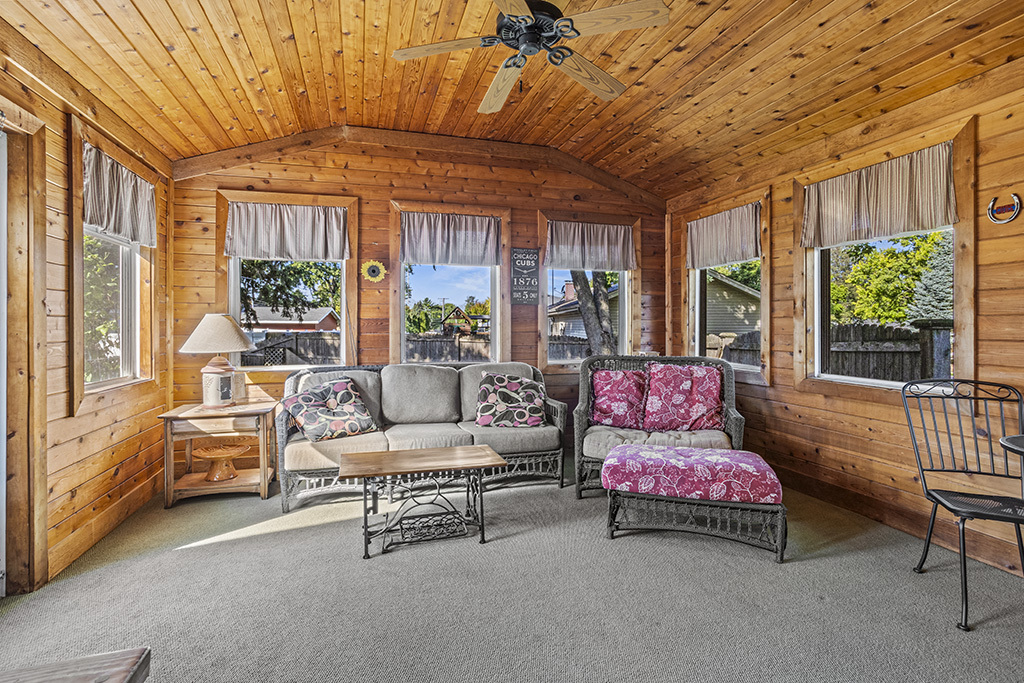 1221 RUNYAN Drive, Lockport, IL 60441