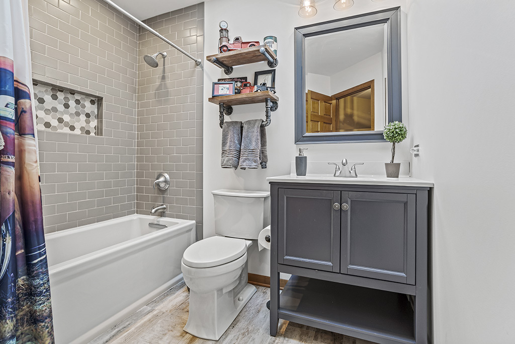 1221 RUNYAN Drive, Lockport, IL 60441