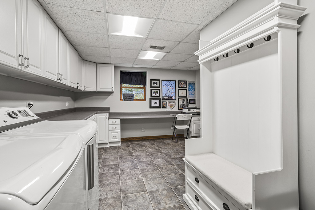 1221 RUNYAN Drive, Lockport, IL 60441