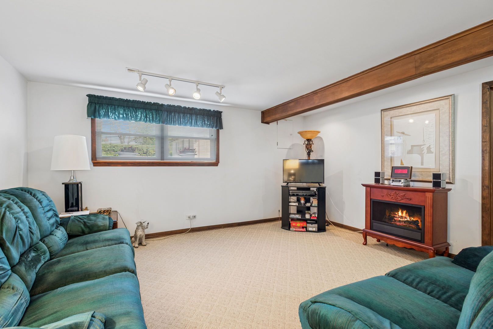 1725 Sycamore Street, Des Plaines, IL 60018