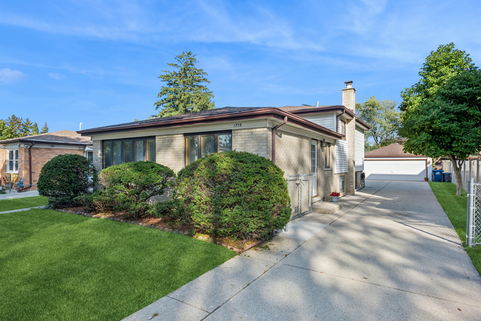 1725 Sycamore Street, Des Plaines, IL 60018