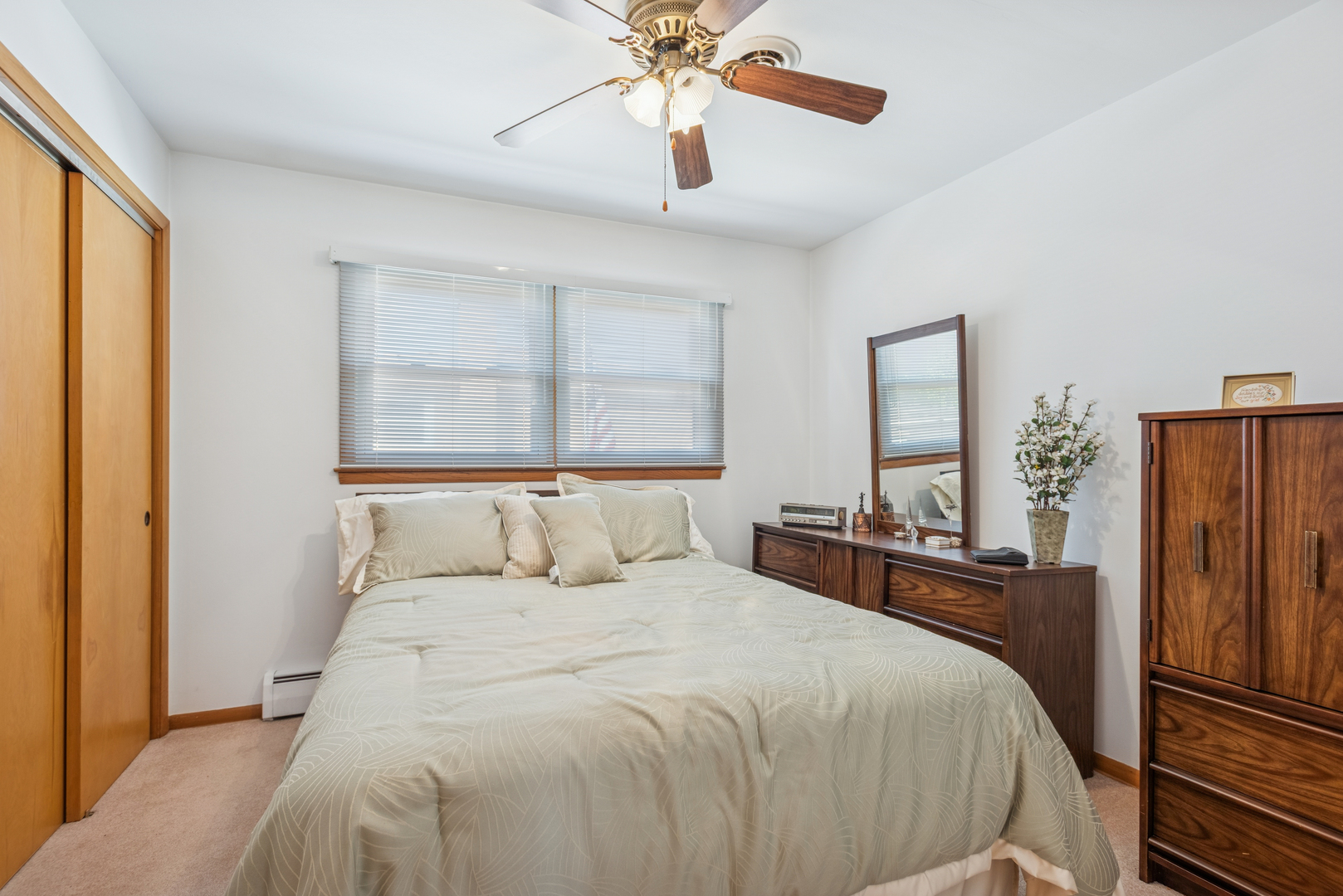 1725 Sycamore Street, Des Plaines, IL 60018