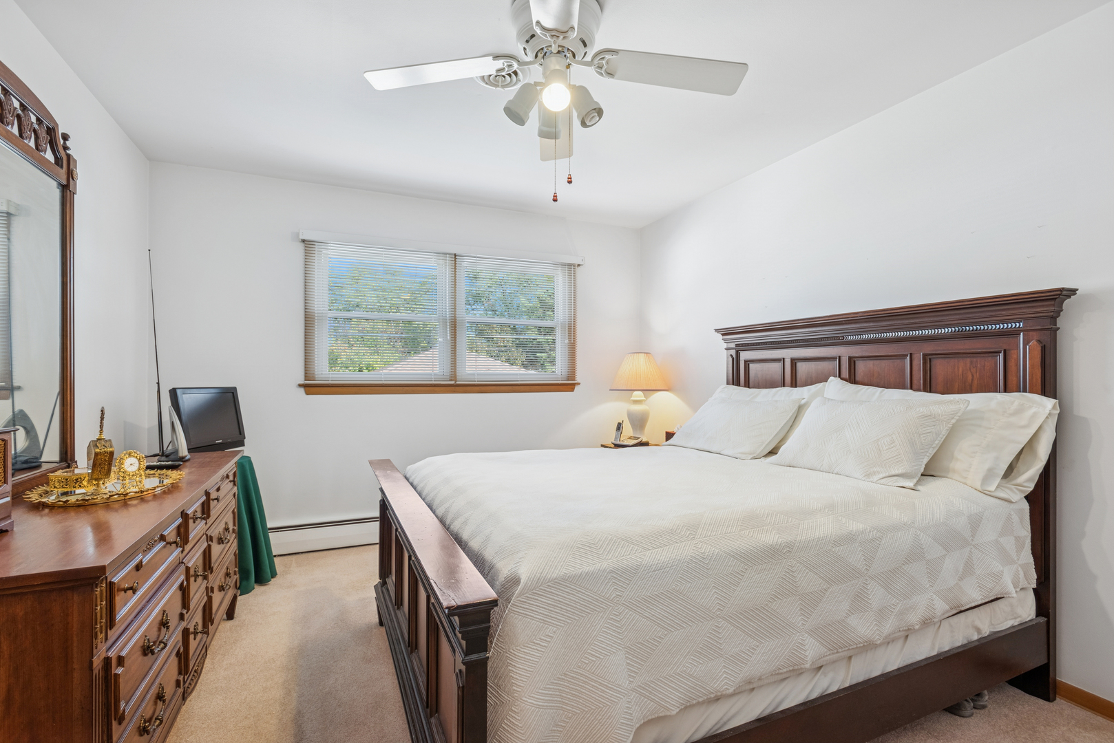 1725 Sycamore Street, Des Plaines, IL 60018