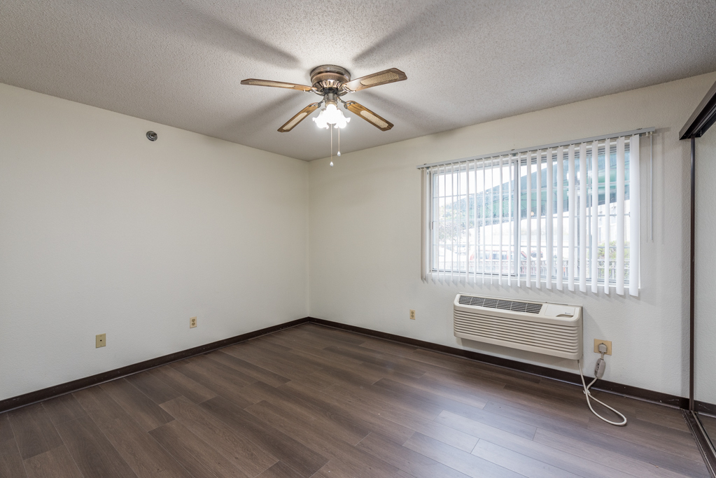 3305 Sunset Avenue #217, Waukegan, IL 60087