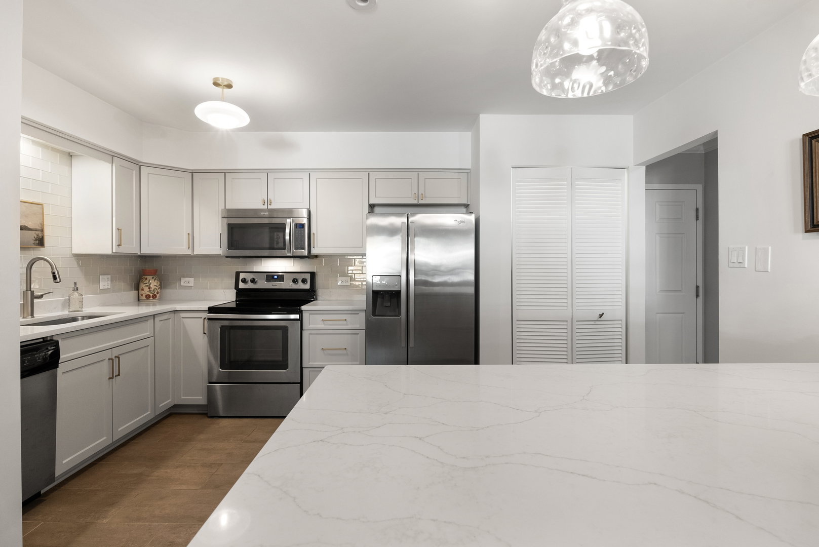 4900 Forest Avenue #201, Downers Grove, IL 60515