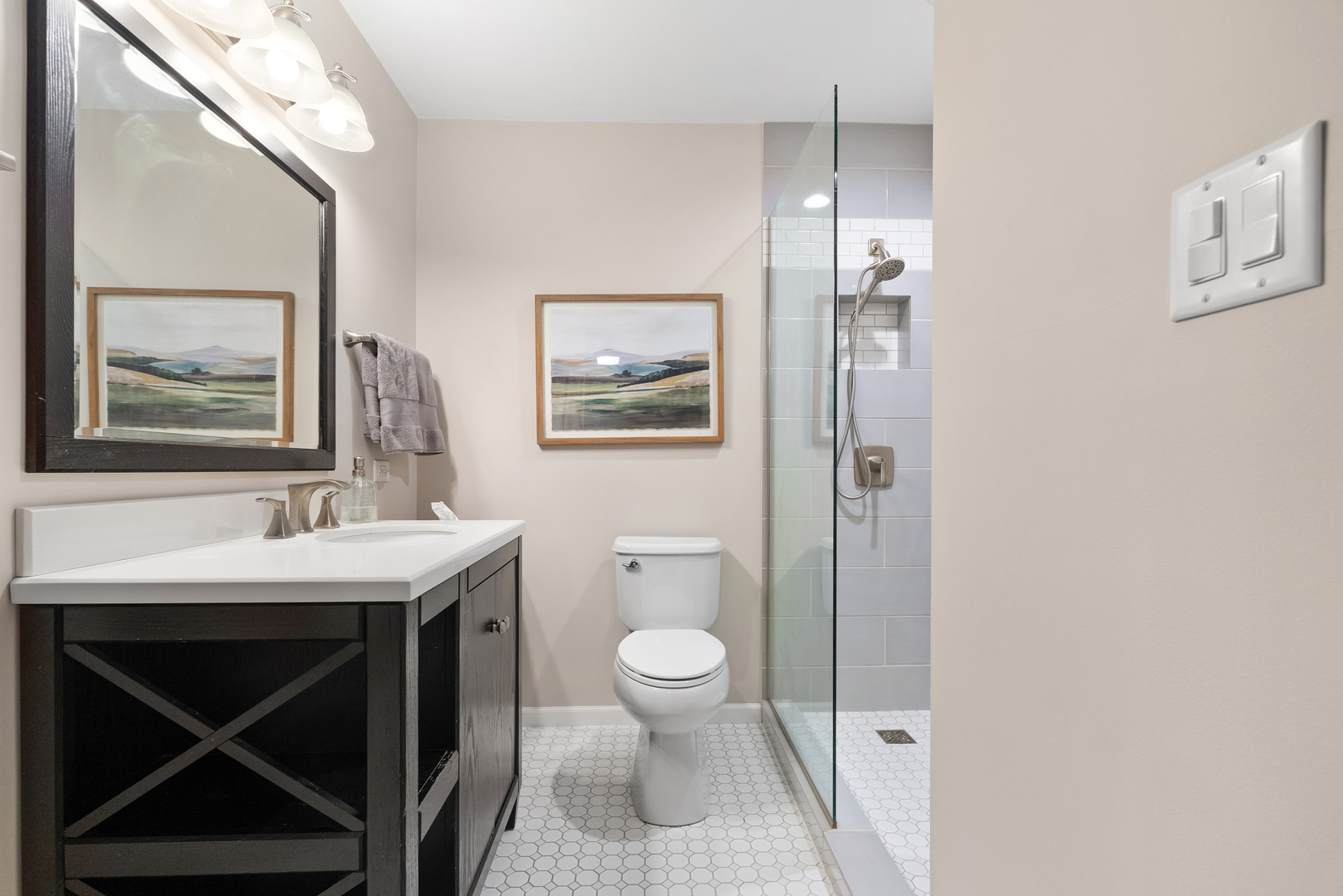 4900 Forest Avenue #201, Downers Grove, IL 60515