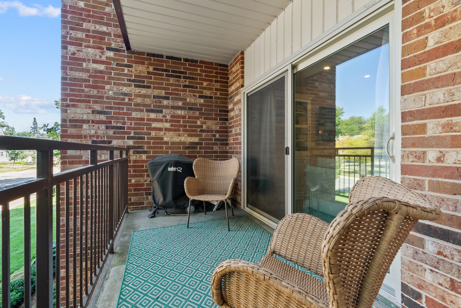 4900 Forest Avenue #201, Downers Grove, IL 60515