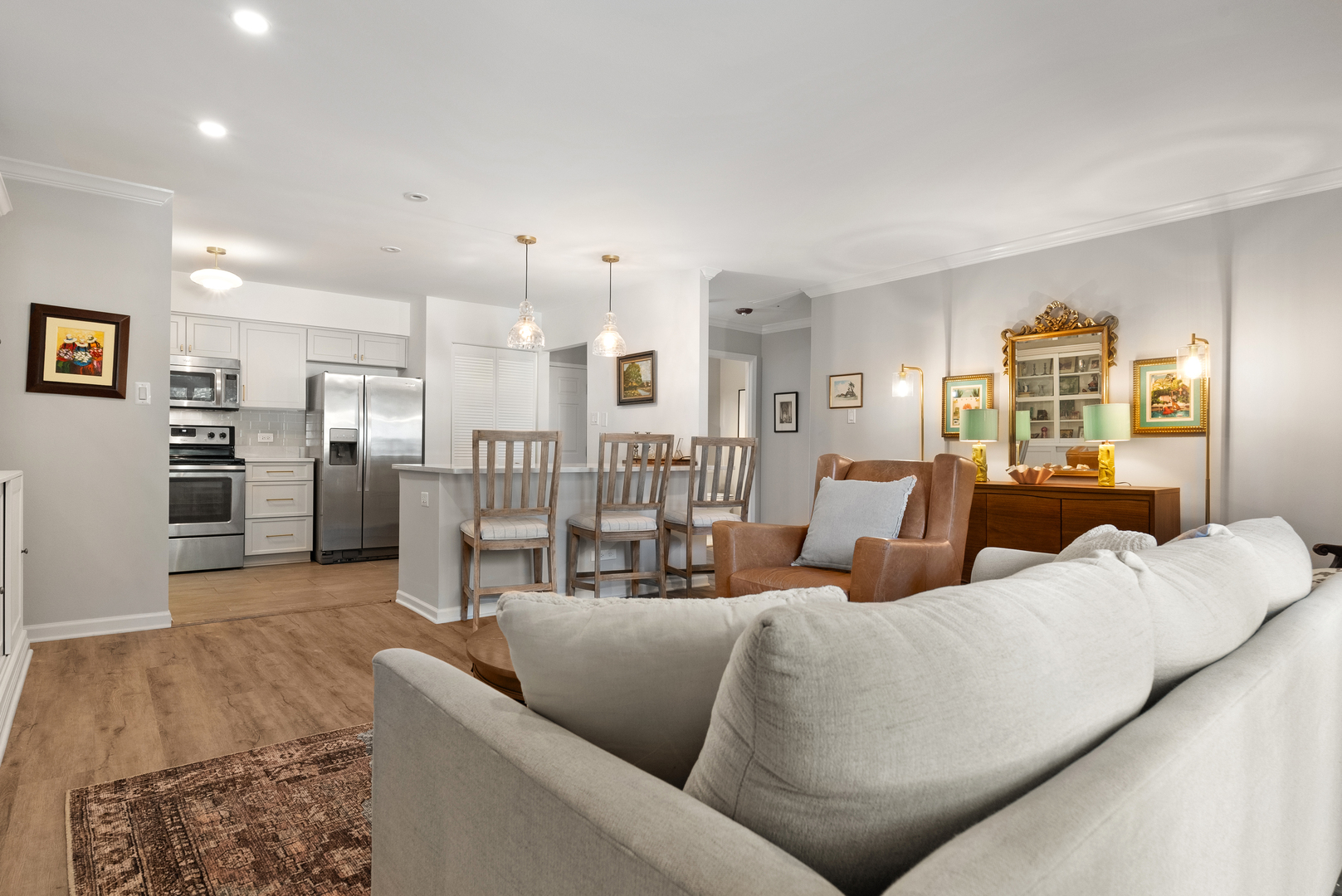 4900 Forest Avenue #201, Downers Grove, IL 60515