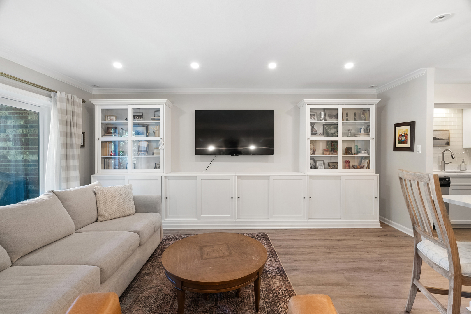 4900 Forest Avenue #201, Downers Grove, IL 60515