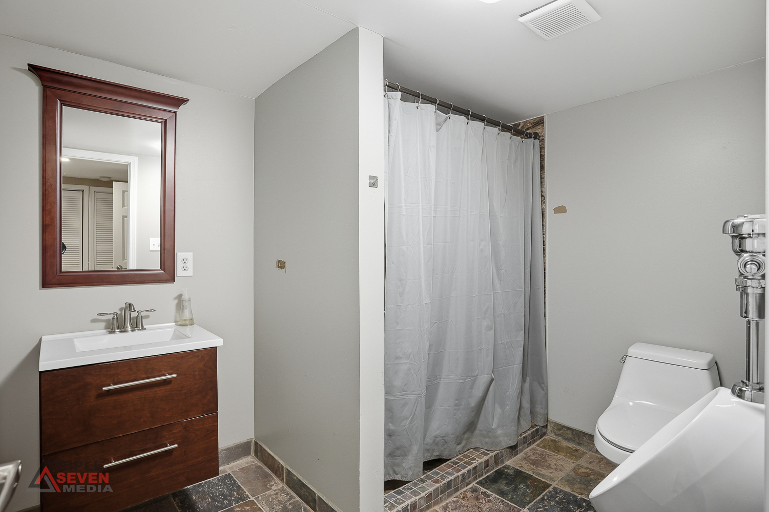 7407 Ridgefield Lane, Tinley Park, IL 60487