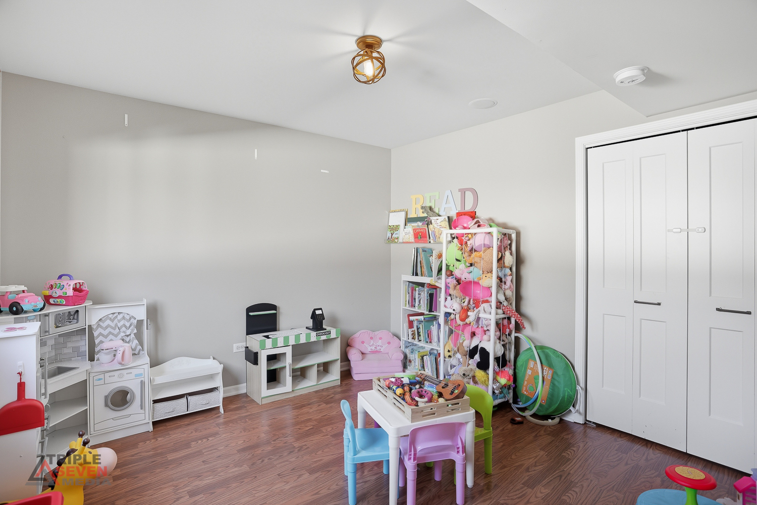 7407 Ridgefield Lane, Tinley Park, IL 60487