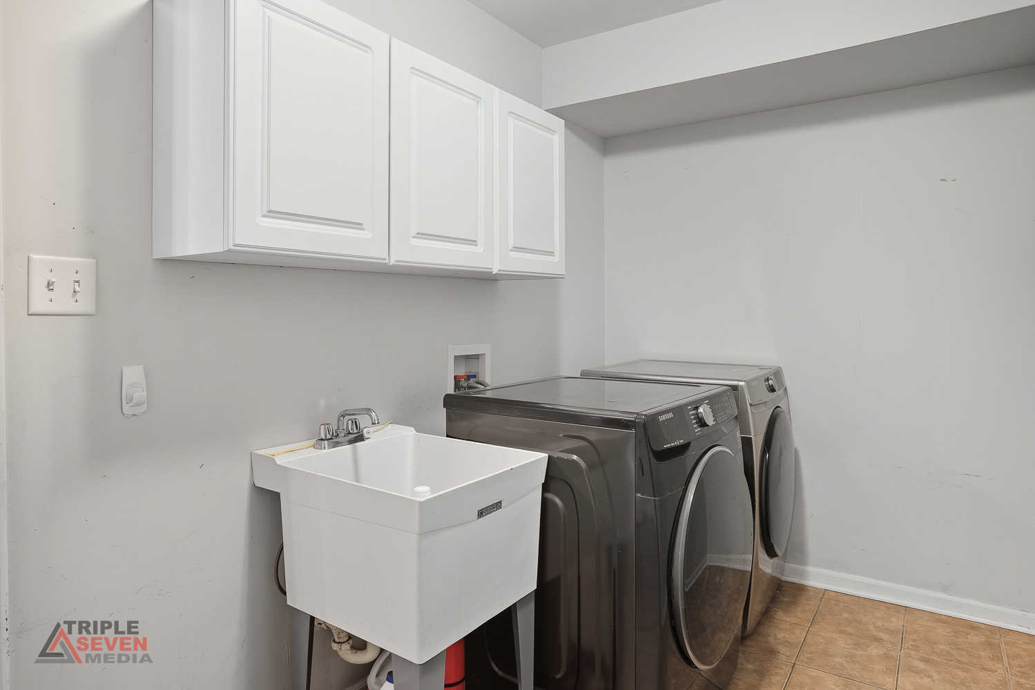 7407 Ridgefield Lane, Tinley Park, IL 60487