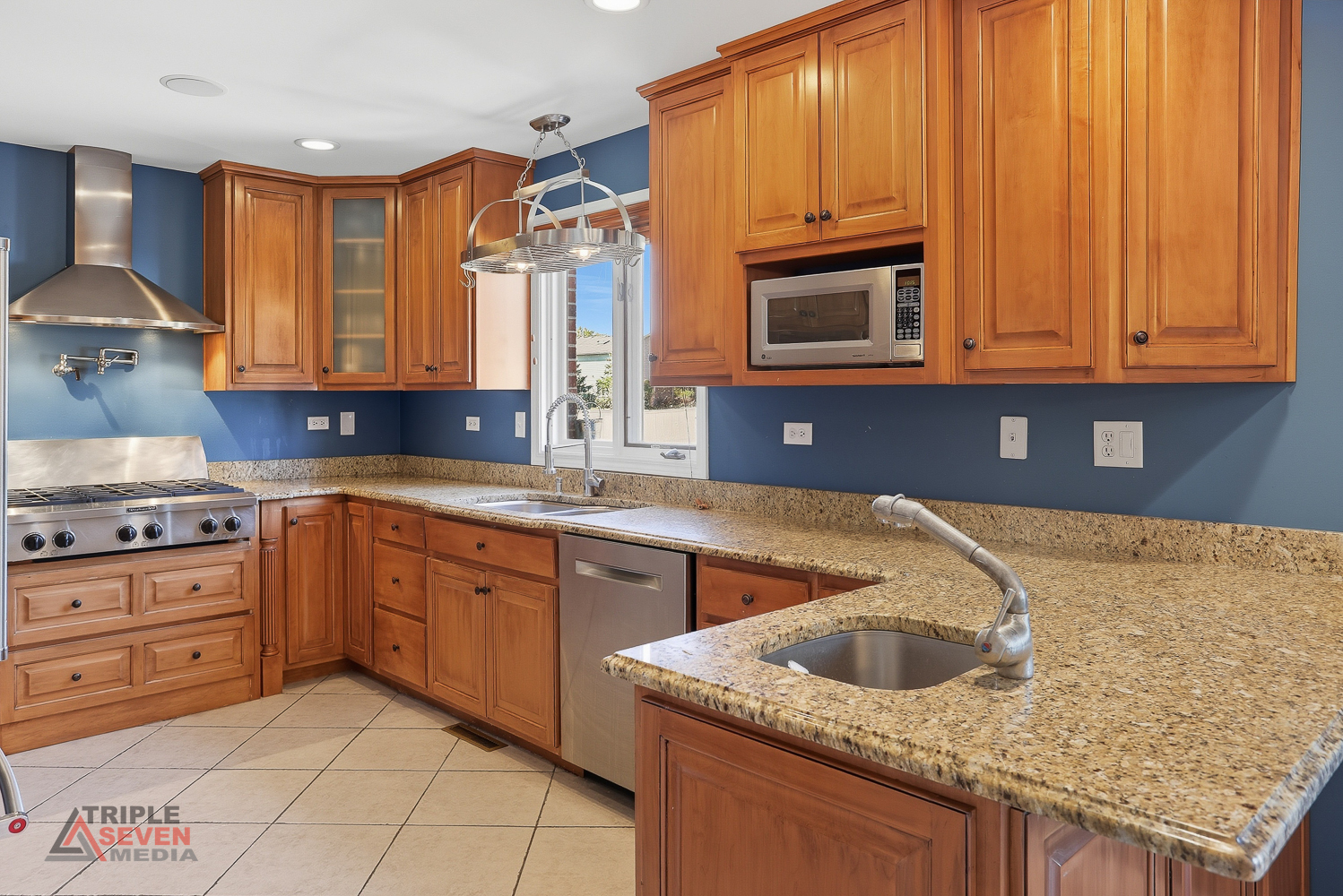 7407 Ridgefield Lane, Tinley Park, IL 60487