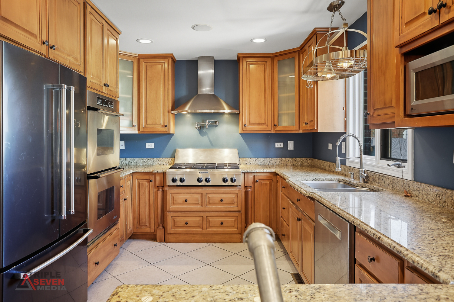 7407 Ridgefield Lane, Tinley Park, IL 60487