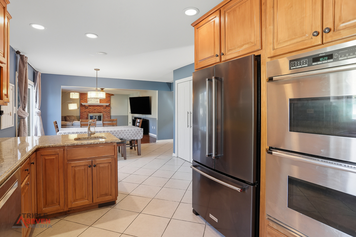 7407 Ridgefield Lane, Tinley Park, IL 60487