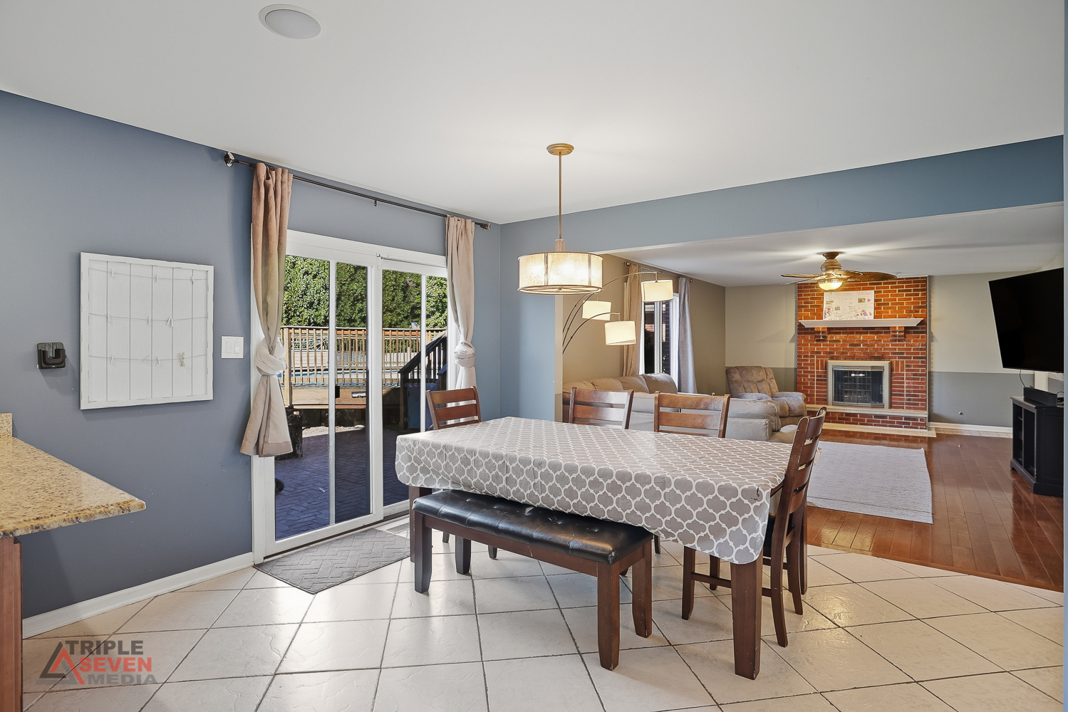 7407 Ridgefield Lane, Tinley Park, IL 60487