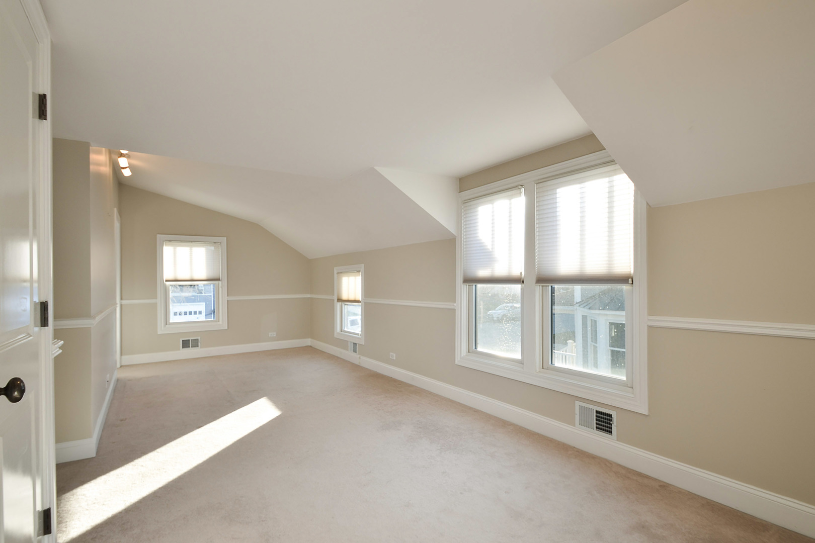 148 W Station Street, Barrington, IL 60010